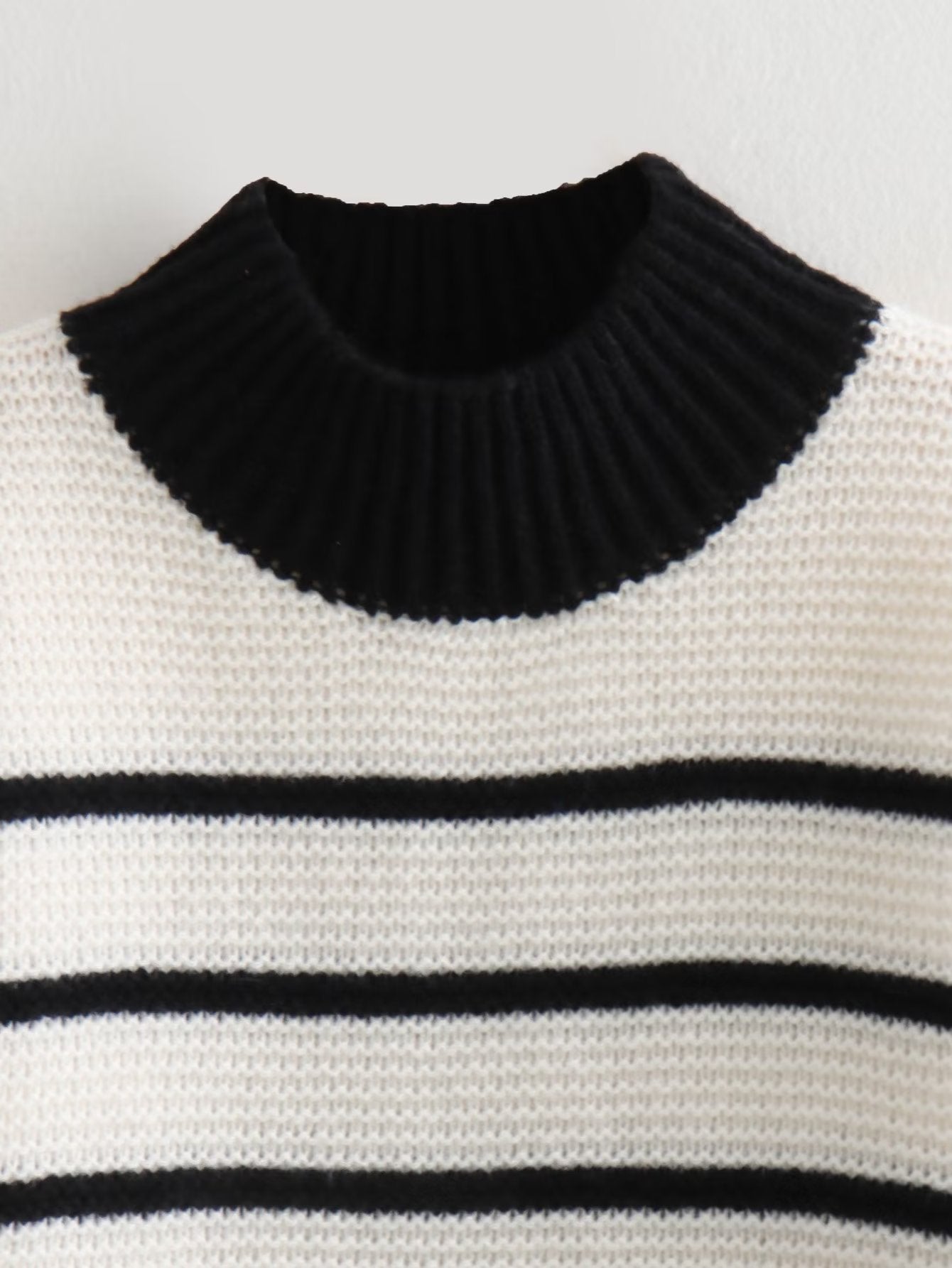 Women's Contrast Color Striped Vest